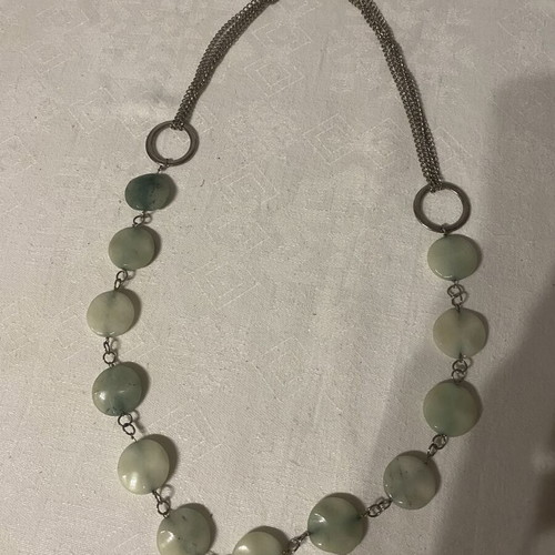 Vintage long necklace with green flat beads and double chain like new