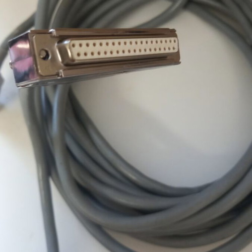 Omron D-sub 37-pin industrial connection cable, 9 meters