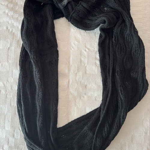 Black double neck scarf like new