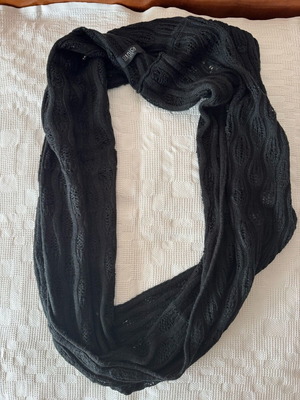 Black double neck scarf like new