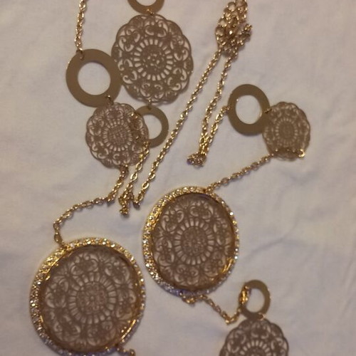 Long necklace 109 centimeters new, gold color