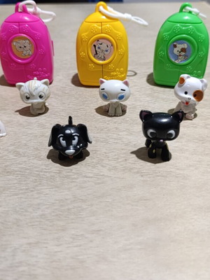 Pet Surprise Candy Toys Dogs like new, collectible miniatures