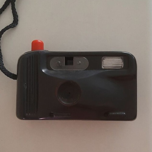 Vintage '80s camera water gun, like new