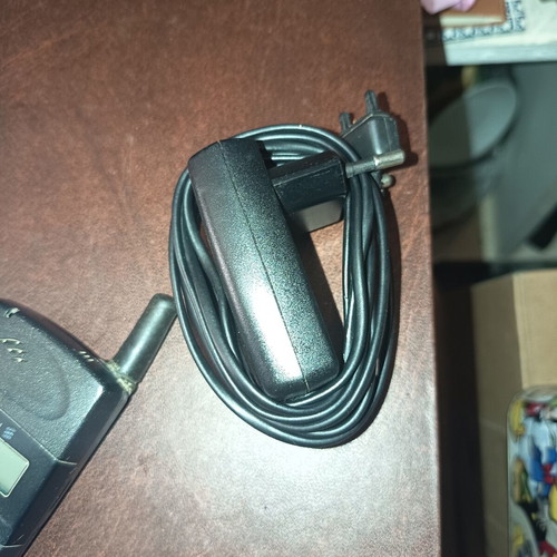 Ericsson mobile phones used, pack of 5 with charger, dual SIM