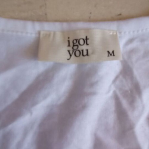 Women’s blouse size M white like new