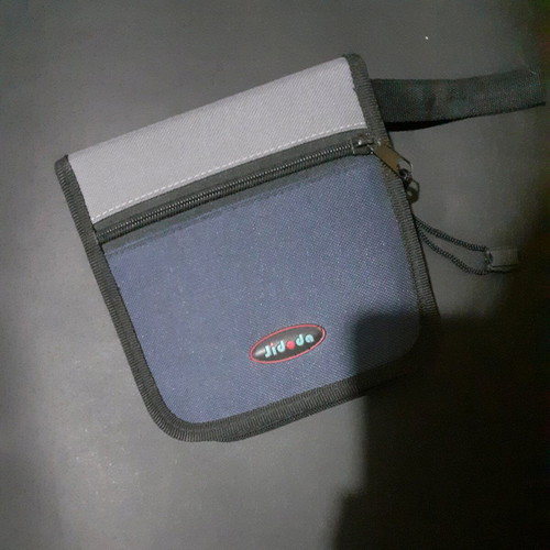 CD, DVD case like new with 14 double-sided sleeves