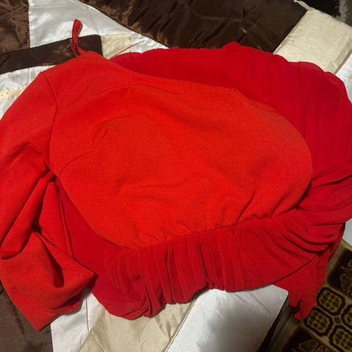 Red dress like new, size Small, pleated fabric