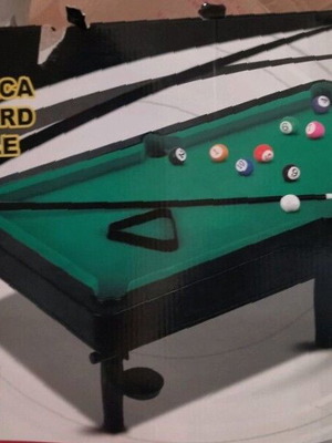 Children's billiard table like new, easy to transport and store