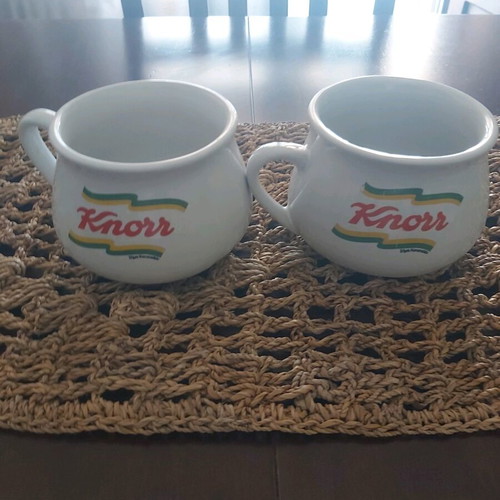 Vintage ceramic Knor mug set like new