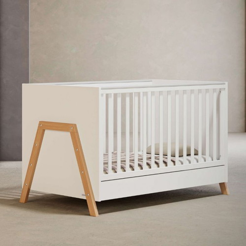 Casababy Oslo convertible baby cot with Greco Strom mattress like new