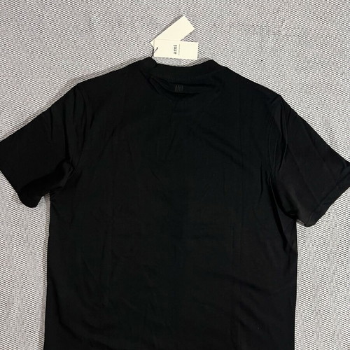 Ami Tee Large new, black and red