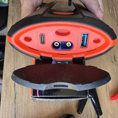 Osram BatteryJumpstart 1000A lithium jump starter like new