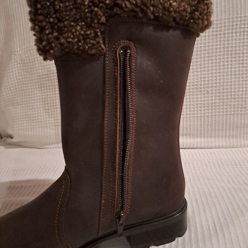 Leather women's boots size 37 new, brown, winter lined