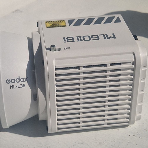 Godox ML60 II with Fresnel Lens L36 and accessories like new