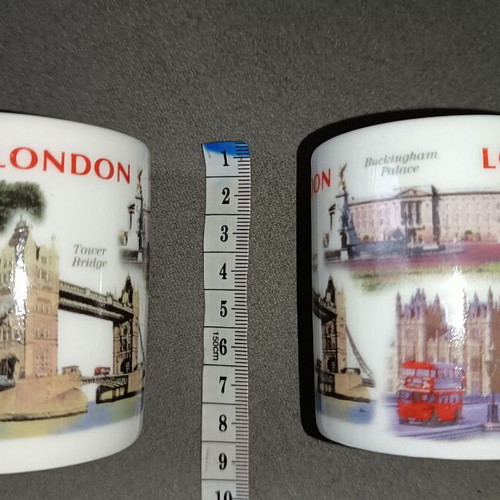 Lambert Souvenirs London porcelain small mugs set of 2 new