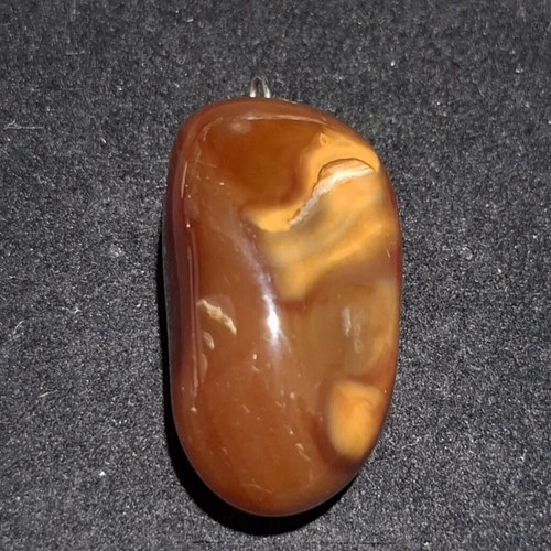 Carnelian Pendant 3.8cm like new, natural red agate stone