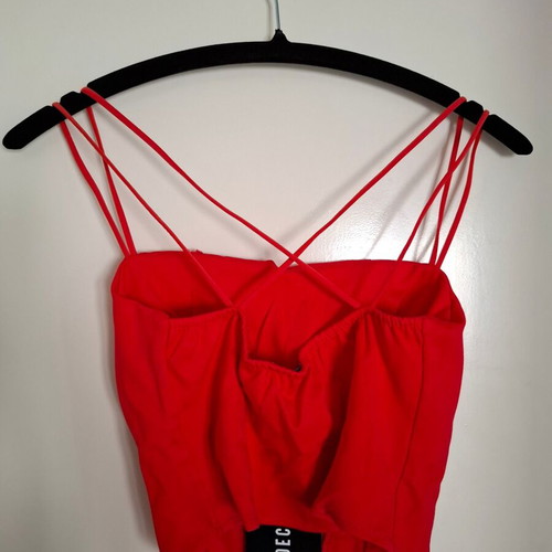 Decoro crop top new with padding and straps red one size