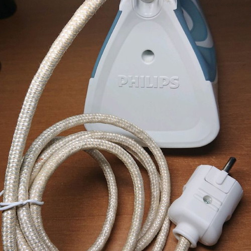 Philips GC1905 iron used with steam function