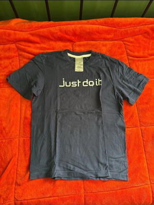 Nike T-shirt παιδικό σαν καινούργιο, μπλε σκούρο, μέγεθος 152 για 12 ετών