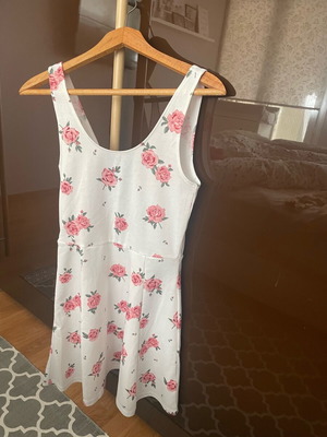φορεμα καλοκαιρινό H&M small ΟΛΟΚΑΙΝΟΥΡΙΟ με ετικέτες