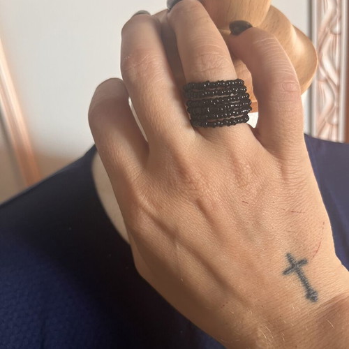 Ring spiral with black beads like new
