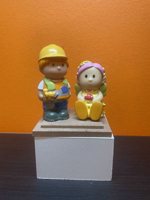 Set of 2 ELC Happyland figures like new