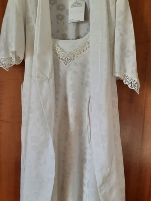 Vinco robe and nightgown set No 48 new, white-cream