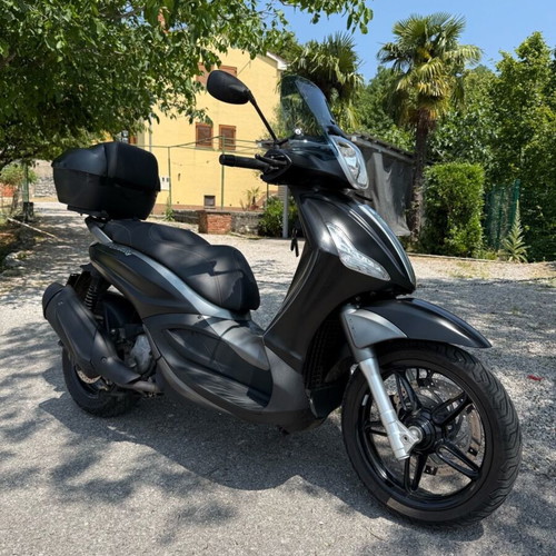 Piaggio Beverly 350 SportTouring scooter 2016