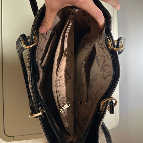 Fragola handbag like new, black and gray