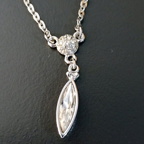 Swarovski necklace new with parrot clasp