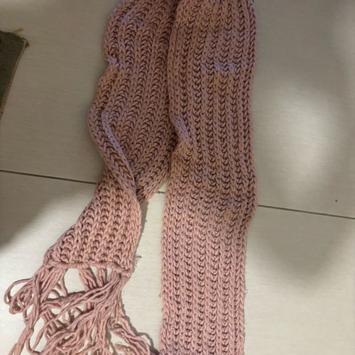Scarf pink cozy used in very good condition