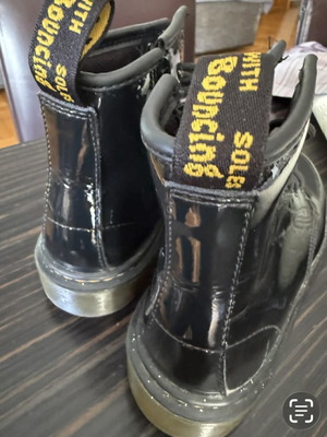 Dr Martens kids boots size 32 like new, black patent leather