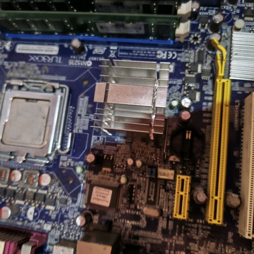 Motherboard with Intel Duo Core E7400 CPU, 4GB RAM and stock cooler used