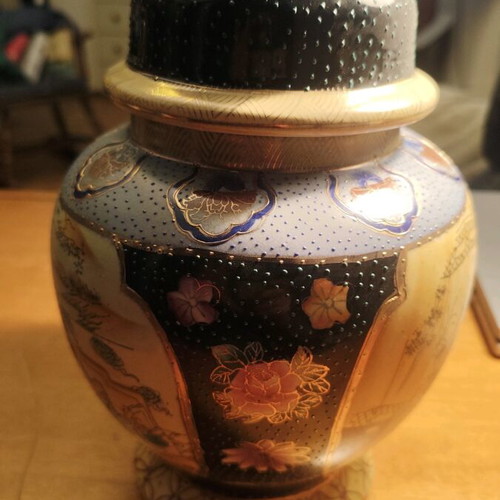 Royal Satsuma vase like new