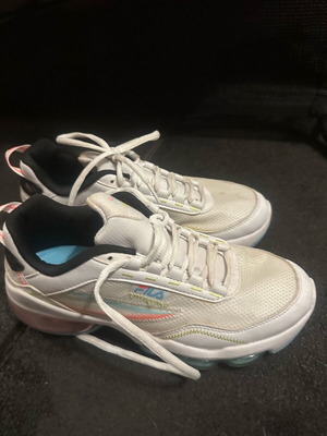 Fila παπούτσια αθλητικά νούμερο 39 σαν καινούργιο πολύχρωμα