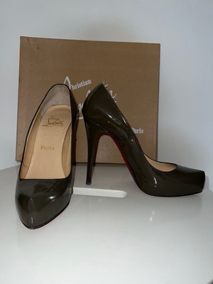 Παπούτσια Christian Louboutin γόβες μεταχειρισμένες, γκρι, νούμερο 39,5