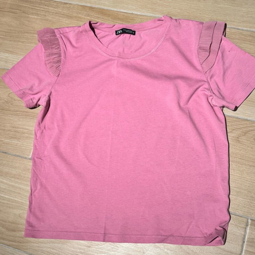 Set of 2 Zara T-shirts used, size M, pink and green