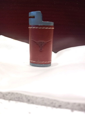 Marlboro Red Code lighter case leather and metal like new