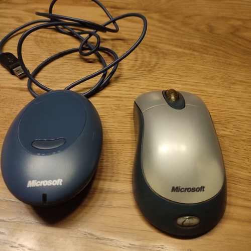 Microsoft wireless mouse used, works with 2 AA batteries, USB