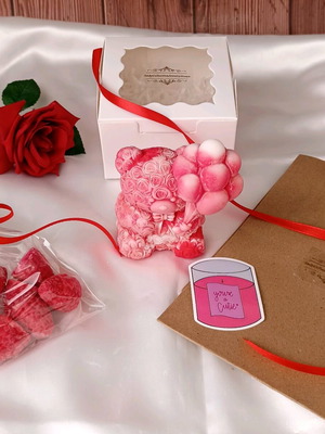 Luxury Gift Set Handmade Bear Candle and Pink Rose Wax Melts