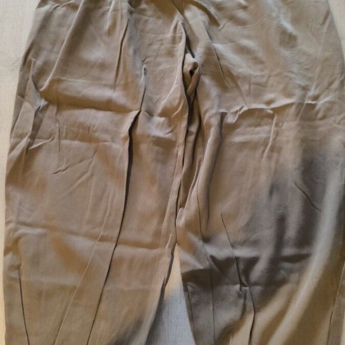 Zara women's beige fabric pants like new, buttoned harem style