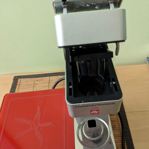 Iperespresso coffee maker ILLY Francis Francis Y1.1 used