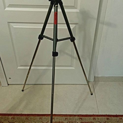 Reporter photographic tripod used with case