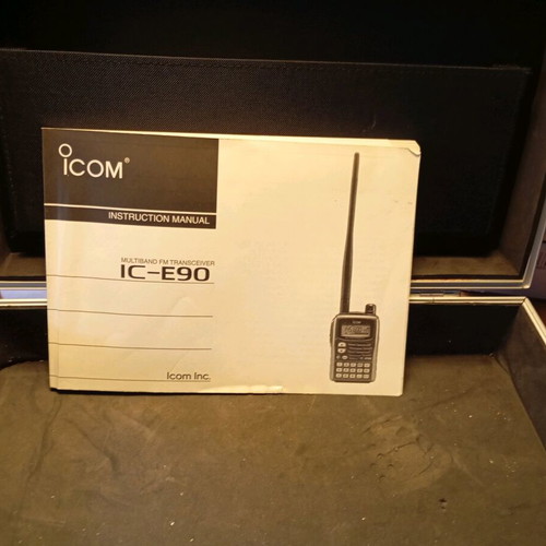 Icom IC-E90 wireless transceivers like new, set of 2 with case