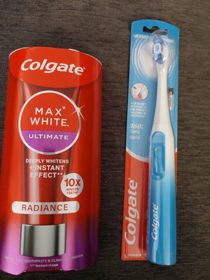 Colgate pack Max White Ultimate Radiance toothpaste and 360 Sonic electric toothbrush new