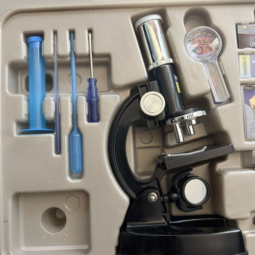 Konustudy 3 microscope, 48 accessories, 100x-1200x magnification