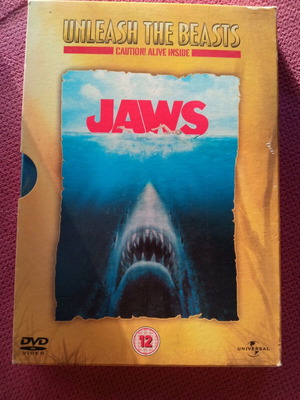 Jaws Unleash the Beasts DVD like new, subbed