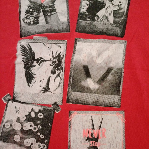 s.Oliver Kids T-shirt Never Stop Dreaming in Red like new, size 104-110