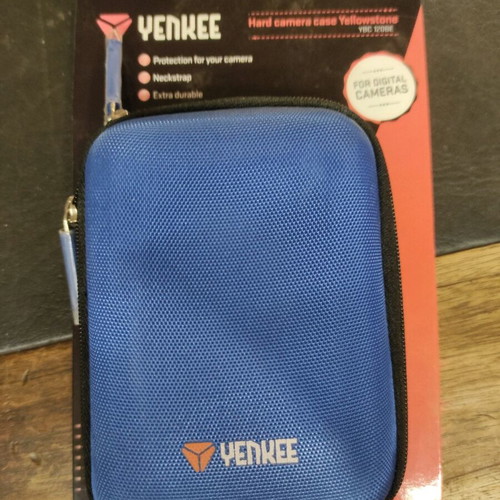 Yenkee hard camera case like new, blue with zipper