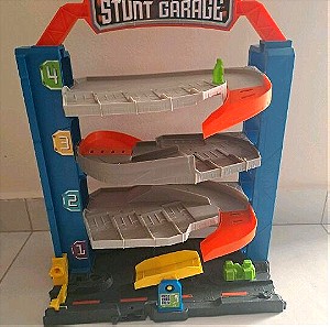 Stunt garage